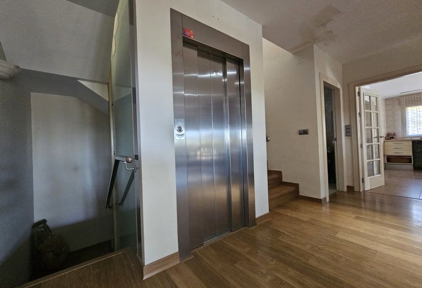 Chalet de 5 habitaciones en La Manga Club en venta con piscina - 2.300.000 € (Ref: 9877131)