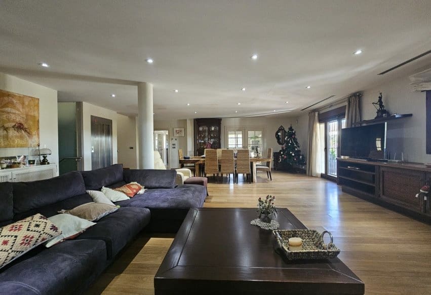 Chalet de 5 habitaciones en La Manga Club en venta con piscina - 2.300.000 € (Ref: 9877131)
