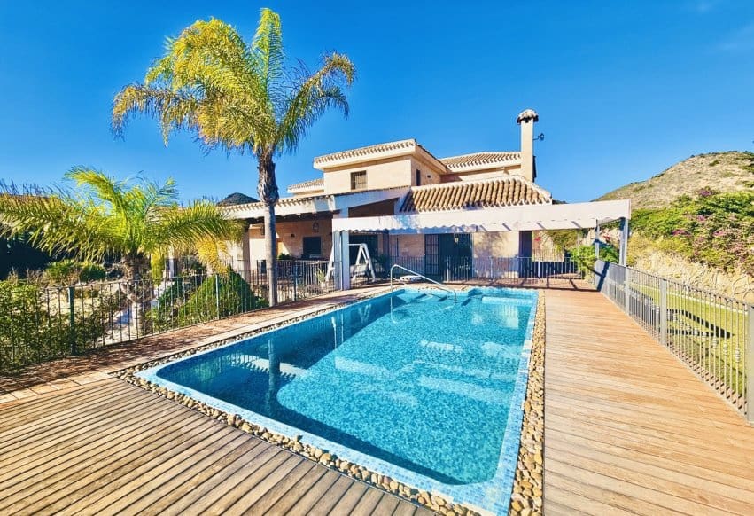Chalet de 5 habitaciones en La Manga Club en venta con piscina - 2.300.000 € (Ref: 9877131)