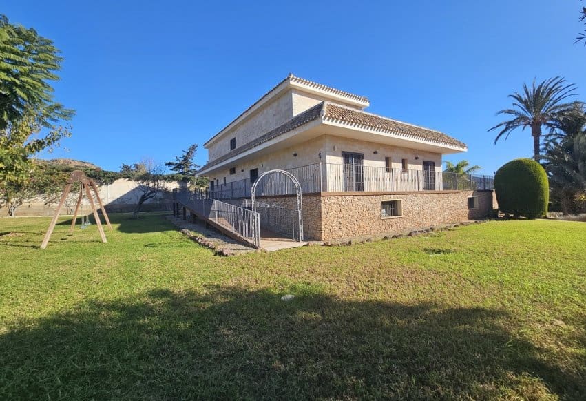 Chalet de 5 habitaciones en La Manga Club en venta con piscina - 2.300.000 € (Ref: 9877131)