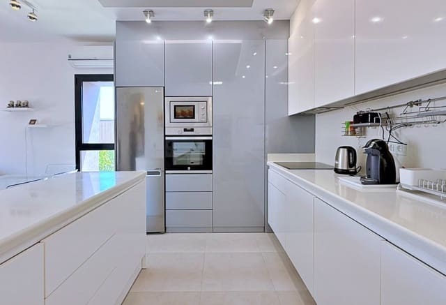 3 makuuhuone Kattohuoneisto myytävänä paikassa Torre de la Horadada, Pilar de la Horadada - 365 000 € (Ref: 9877448)