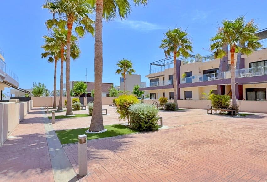 3 bedroom Penthouse for sale in Torre de la Horadada - € 365,000 (Ref: 9877448)