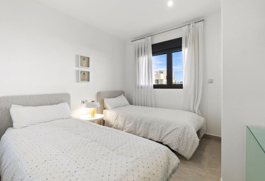 Apartamento de 2 habitaciones en Orihuela Costa en venta con piscina - 310.000 € (Ref: 9877449)