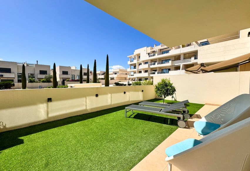 Apartamento de 2 habitaciones en Orihuela Costa en venta con piscina - 310.000 € (Ref: 9877449)