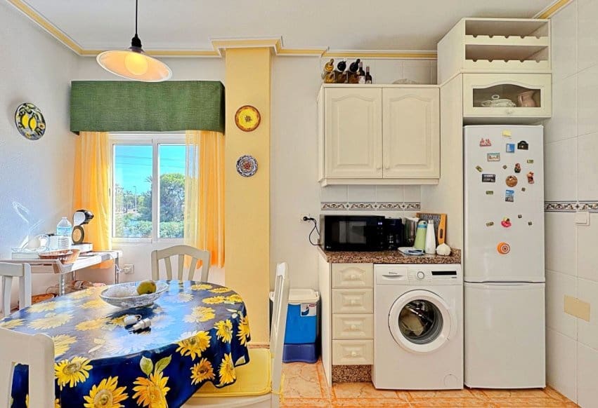 2 bedroom Bungalow for sale in La Zenia with pool - € 212,900 (Ref: 9877562)