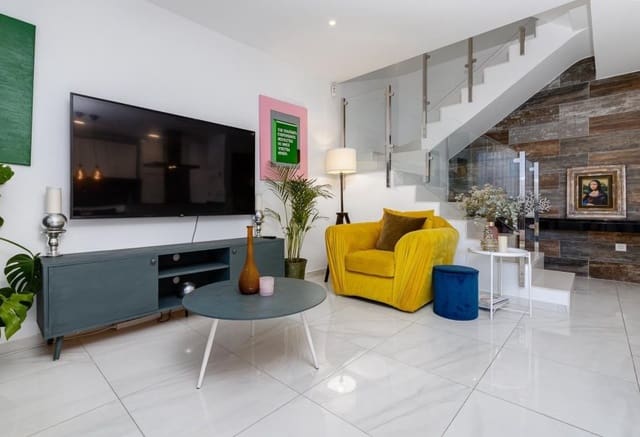 3 makuuhuone Huvila myytävänä paikassa Villamartin, Orihuela mukana uima-altaan - 325 000 € (Ref: 9880484)