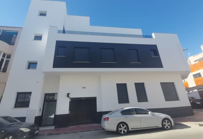 1 soverom Leilighet til salgs i Torrevieja med svømmebasseng - € 219 000 (Ref: 9883590)