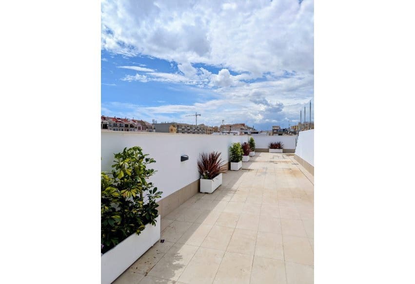 1 soverom Leilighet til salgs i Torrevieja med svømmebasseng - € 219 000 (Ref: 9883590)
