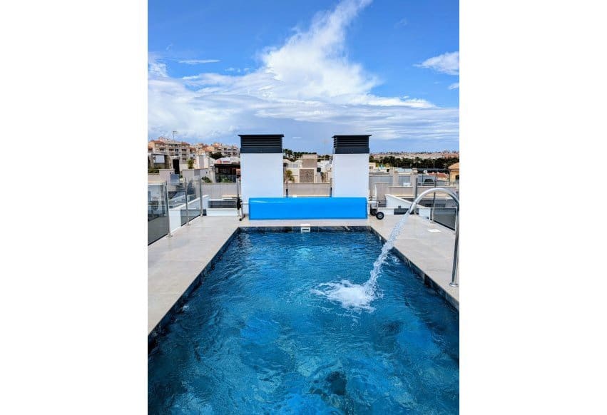 1 soverom Leilighet til salgs i Torrevieja med svømmebasseng - € 219 000 (Ref: 9883590)