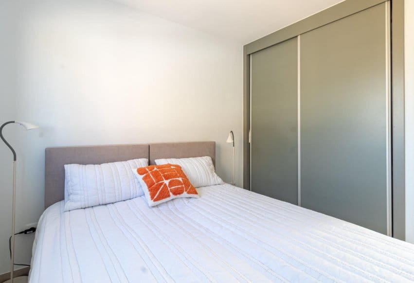 2 makuuhuone Kattohuoneisto myytävänä paikassa Playa Flamenca mukana uima-altaan - 499 900 € (Ref: 9888473)