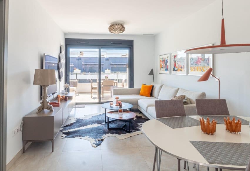 2 makuuhuone Kattohuoneisto myytävänä paikassa Playa Flamenca mukana uima-altaan - 499 900 € (Ref: 9888473)
