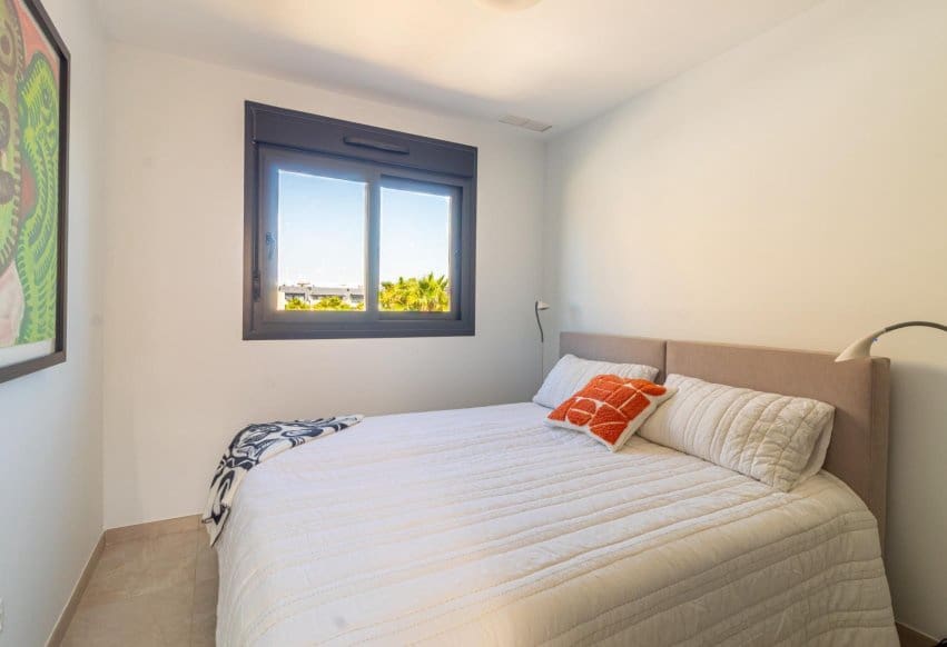2 makuuhuone Kattohuoneisto myytävänä paikassa Playa Flamenca mukana uima-altaan - 499 900 € (Ref: 9888473)