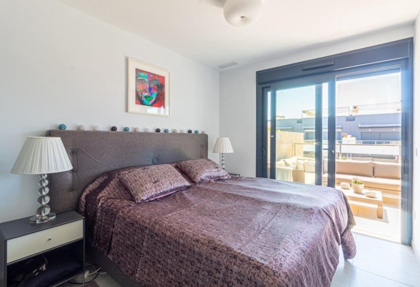 2 makuuhuone Kattohuoneisto myytävänä paikassa Playa Flamenca mukana uima-altaan - 499 900 € (Ref: 9888473)