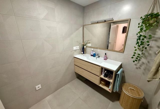 3 Zimmer Apartment zu verkaufen in Puerto Deportivo, Torrevieja - 188.000 € (Ref: 9888476)