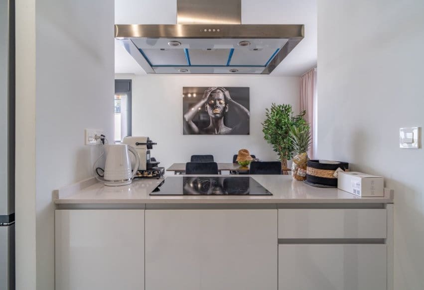 Apartamento de 3 habitaciones en Pilar de la Horadada en venta con piscina garaje - 589.000 € (Ref: 9892972)