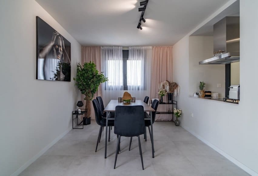 Apartamento de 3 habitaciones en Pilar de la Horadada en venta con piscina garaje - 589.000 € (Ref: 9892972)