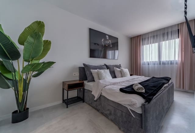 Apartamento de 3 habitaciones en Mil Palmeras, Pilar de la Horadada en venta con piscina garaje - 589.000 € (Ref: 9892972)
