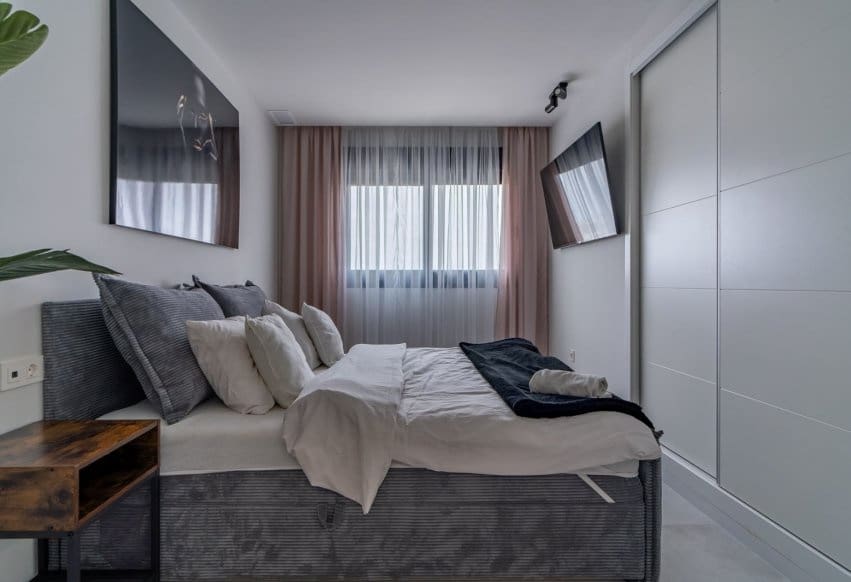 Apartamento de 3 habitaciones en Pilar de la Horadada en venta con piscina garaje - 589.000 € (Ref: 9892972)