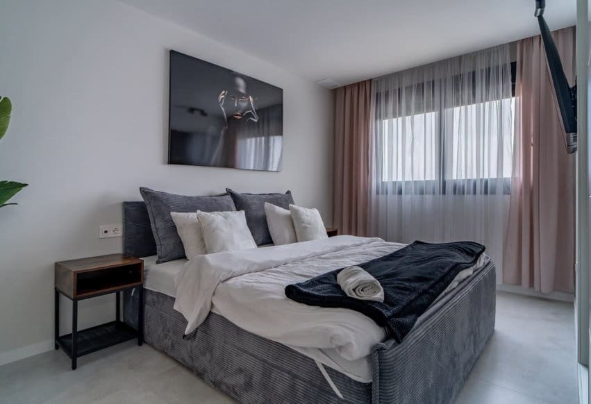 Apartamento de 3 habitaciones en Pilar de la Horadada en venta con piscina garaje - 589.000 € (Ref: 9892972)