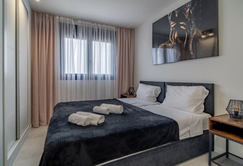 Apartamento de 3 habitaciones en Pilar de la Horadada en venta con piscina garaje - 589.000 € (Ref: 9892972)