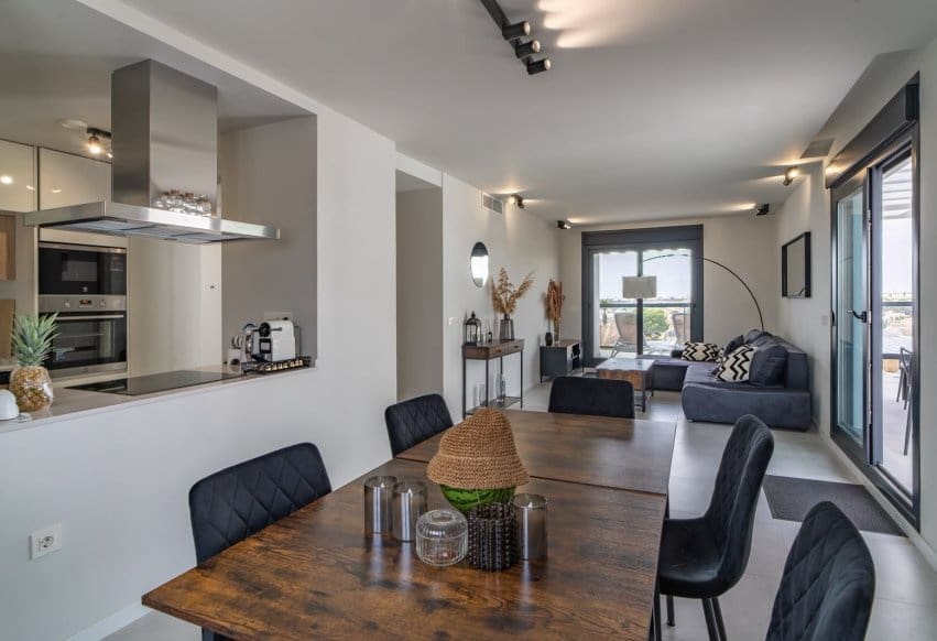 Apartamento de 3 habitaciones en Pilar de la Horadada en venta con piscina garaje - 589.000 € (Ref: 9892972)