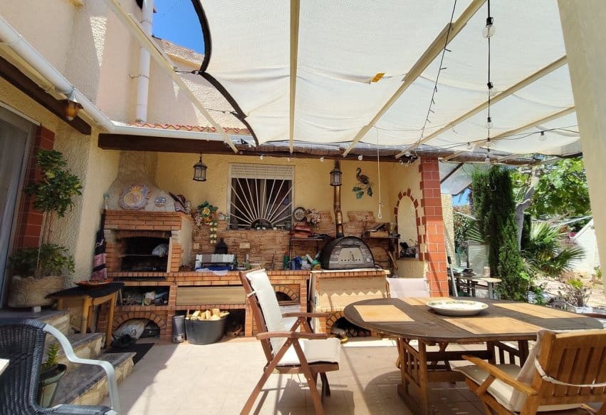 3 soveværelse Villa til salg i Ciudad Quesada med swimmingpool - € 550.000 (Ref: 9895372)