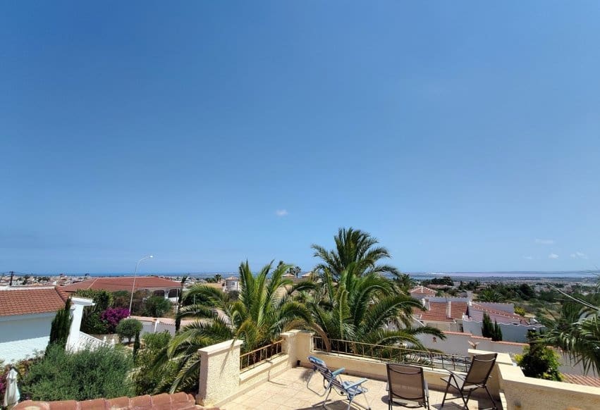 3 soveværelse Villa til salg i Ciudad Quesada med swimmingpool - € 550.000 (Ref: 9895372)