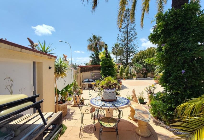 3 soveværelse Villa til salg i Ciudad Quesada med swimmingpool - € 550.000 (Ref: 9895372)