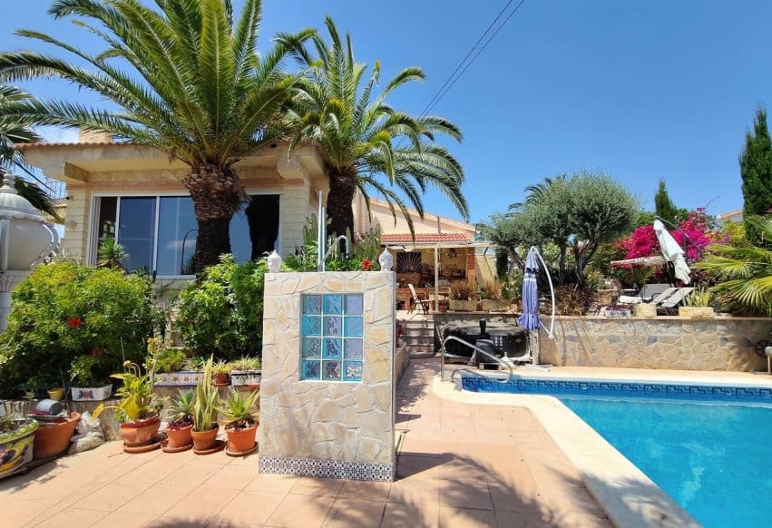 3 soveværelse Villa til salg i Ciudad Quesada med swimmingpool - € 550.000 (Ref: 9895372)