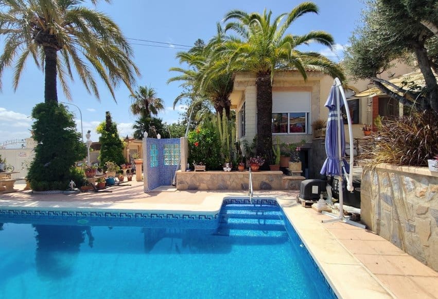 3 soveværelse Villa til salg i Ciudad Quesada med swimmingpool - € 550.000 (Ref: 9895372)
