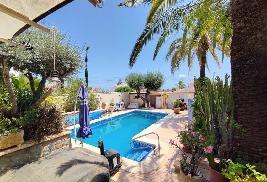 3 soveværelse Villa til salg i Ciudad Quesada med swimmingpool - € 550.000 (Ref: 9895372)