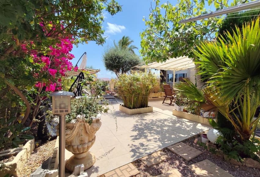 3 soveværelse Villa til salg i Ciudad Quesada med swimmingpool - € 550.000 (Ref: 9895372)