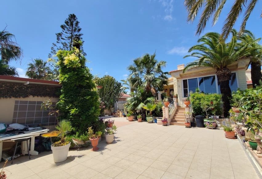 3 soveværelse Villa til salg i Ciudad Quesada med swimmingpool - € 550.000 (Ref: 9895372)