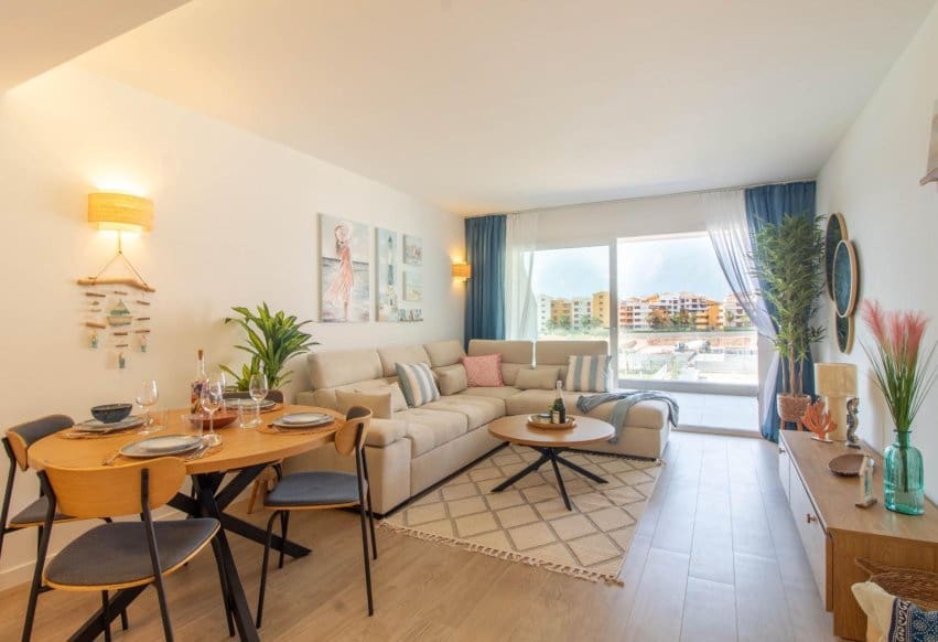2 sovrum Lägenhet till salu i Punta Prima med pool - 370 000 € (Ref: 9896954)