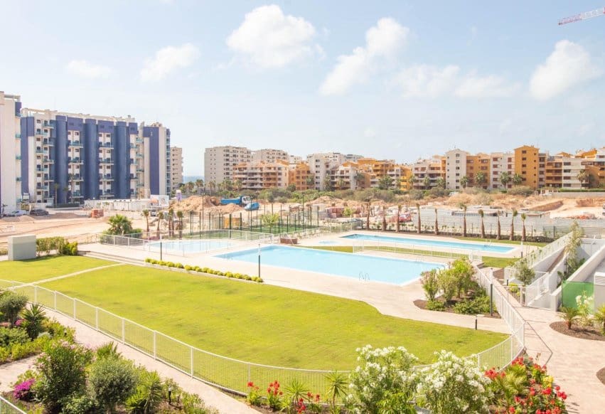 2 sovrum Lägenhet till salu i Punta Prima med pool - 370 000 € (Ref: 9896954)