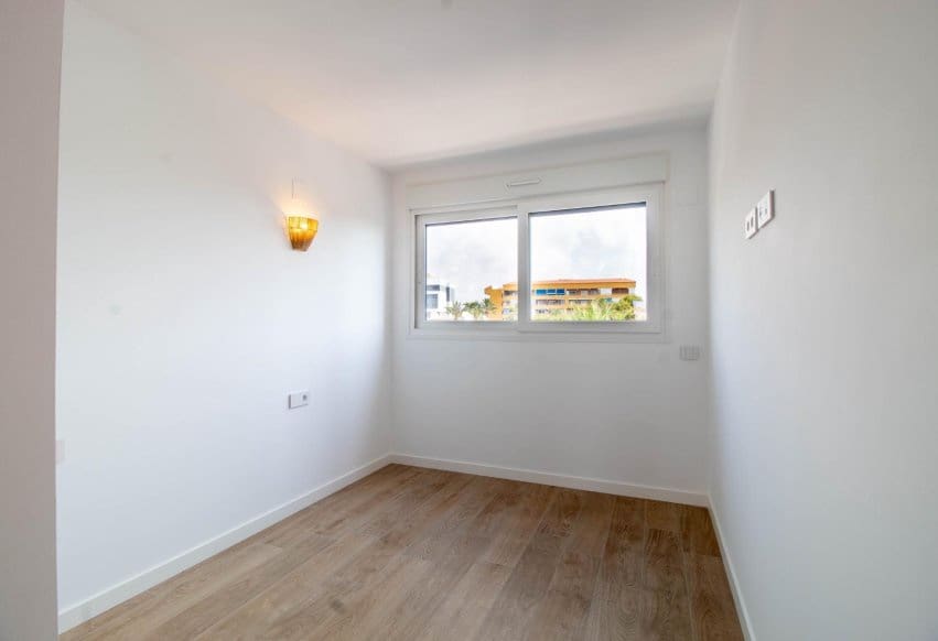 2 sovrum Lägenhet till salu i Punta Prima med pool - 370 000 € (Ref: 9896954)