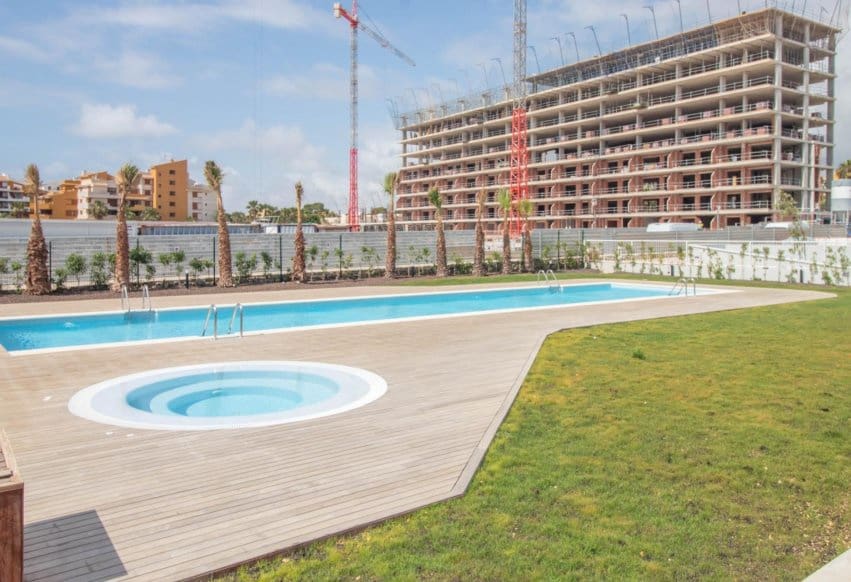 2 sovrum Lägenhet till salu i Punta Prima med pool - 370 000 € (Ref: 9896954)