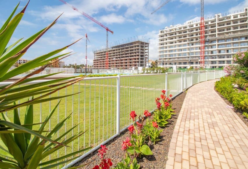 2 sovrum Lägenhet till salu i Punta Prima med pool - 370 000 € (Ref: 9896954)