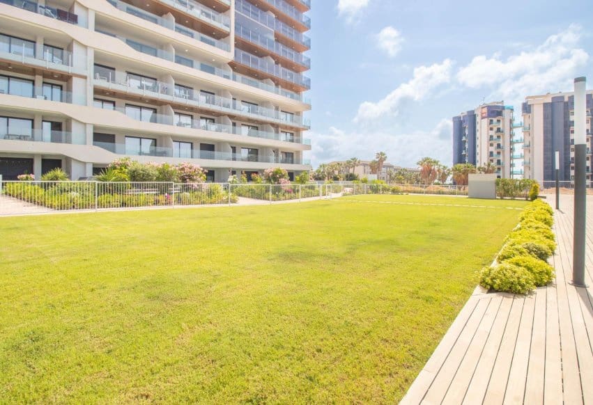 2 sovrum Lägenhet till salu i Punta Prima med pool - 370 000 € (Ref: 9896954)