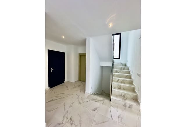 4 soveværelse Villa til salg i Ciudad Quesada, Rojales - € 834.000 (Ref: 9902249)