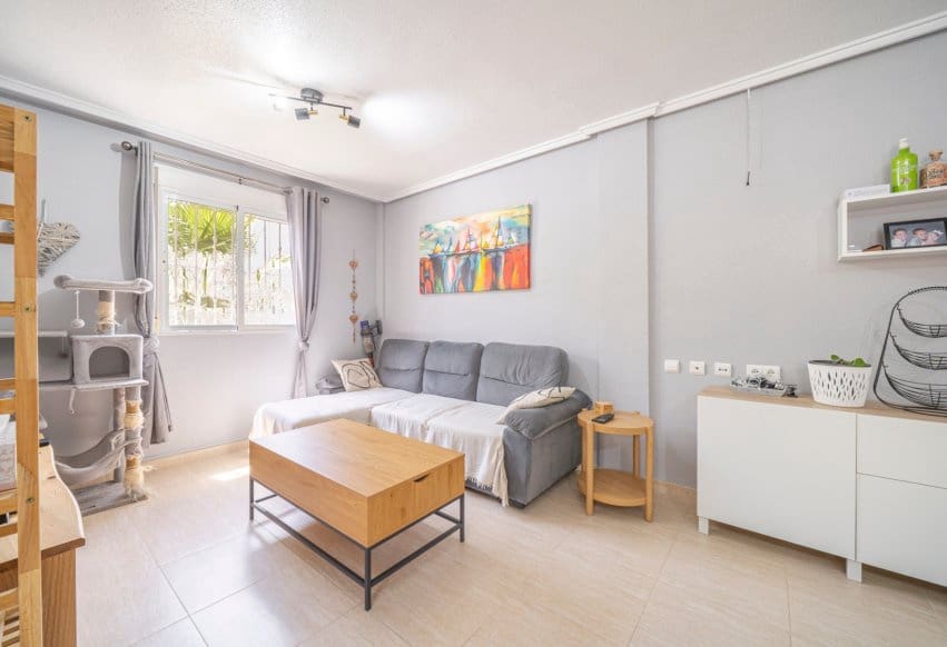 3 makuuhuone Omakotitalo myytävänä paikassa Rojales - 289 000 € (Ref: 9905191)