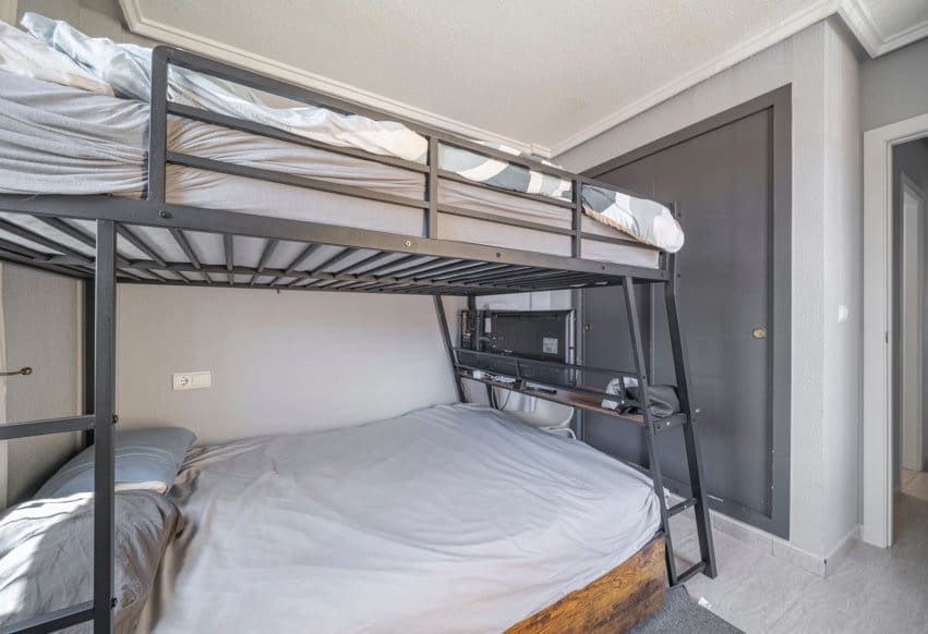 3 makuuhuone Omakotitalo myytävänä paikassa Rojales - 289 000 € (Ref: 9905191)