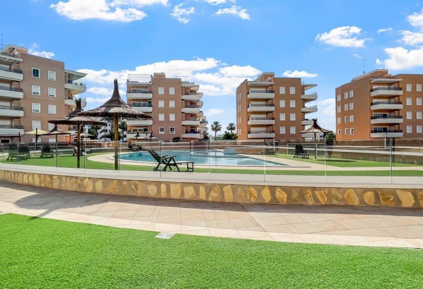 3 sovrum Lägenhet till salu i El Raso med pool - 289 500 € (Ref: 9905192)