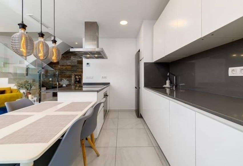 3 sypialnia Dom na sprzedaż w Filipinas z basenem - 315 000 € (Ref: 9909460)