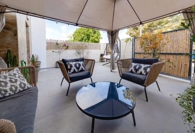 3 soveværelse Byhus til salg i Las Filipinas med swimmingpool - € 324.999 (Ref: 9909460)