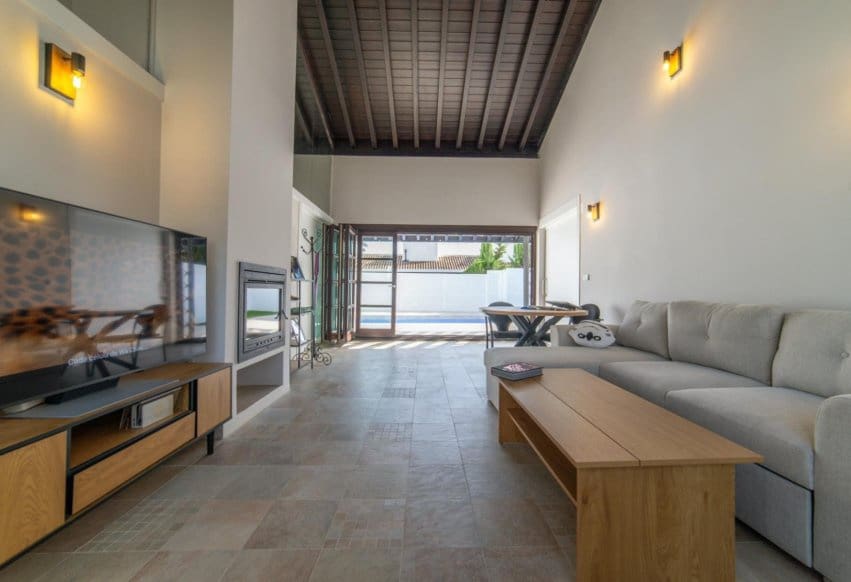 2 bedroom Villa for sale in La Peraleja Golf Resort with pool garage - € 286,000 (Ref: 9921096)