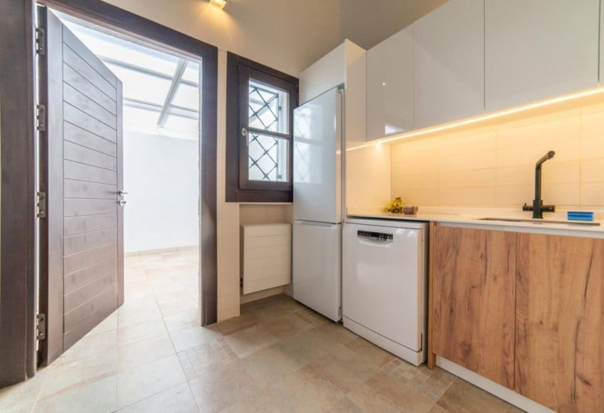 2 bedroom Villa for sale in La Peraleja Golf Resort with pool garage - € 286,000 (Ref: 9921096)