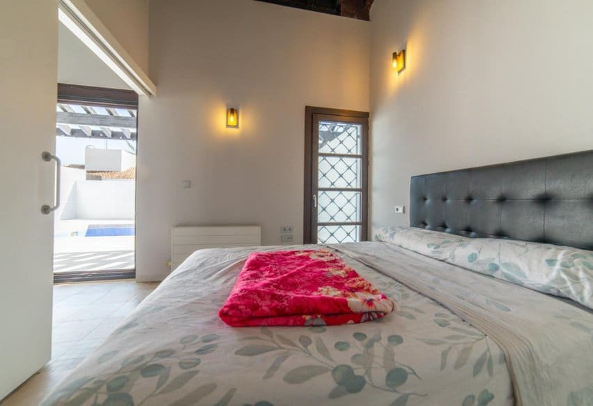 2 bedroom Villa for sale in La Peraleja Golf Resort with pool garage - € 286,000 (Ref: 9921096)
