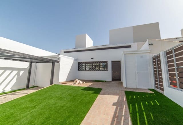 2 bedroom Villa for sale in La Peraleja Golf Resort, Murcia city with pool garage - € 286,000 (Ref: 9921096)