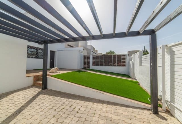 2 bedroom Villa for sale in La Peraleja Golf Resort, Murcia city with pool garage - € 286,000 (Ref: 9921096)